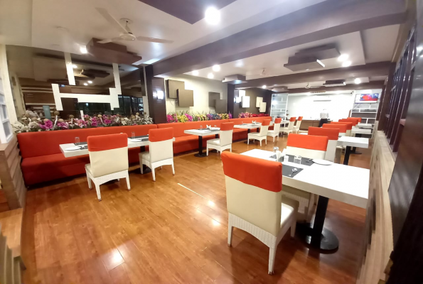 Restaurant at Hotel Mahadev Palace