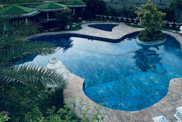 Pool Area at Sparrow Farm & Resort