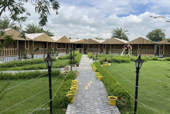 Lawn at Gopika Resort