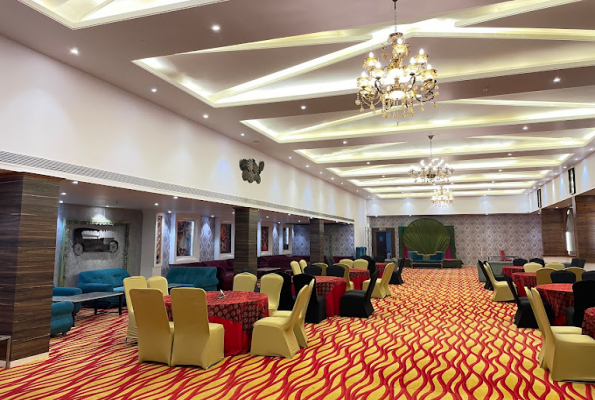 Grand Ball Room With Lawn at Palmdale Resort Ambala Lawns An Banquets