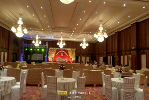 Drive In 24 Hotel & Resto