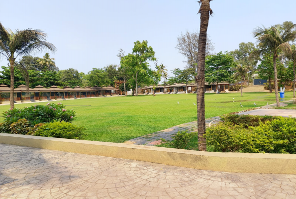 Paramount Riverfront Resort & Spa 3