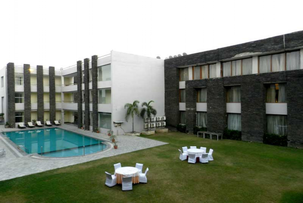 Poolside Hall at Hans Resorts