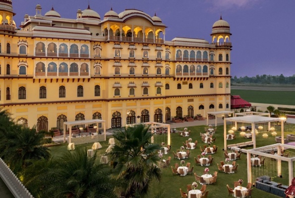 Dera at Noormahal Palace Hotel