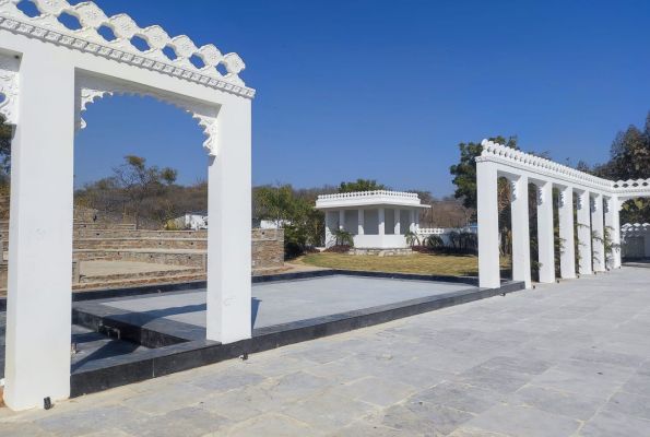 Daulatgarh Resort And Spa