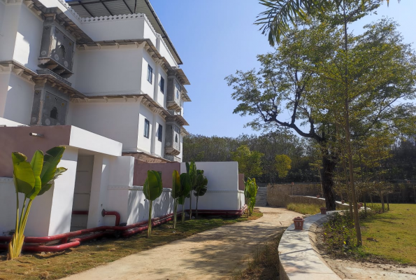 Daulatgarh Resort And Spa 4