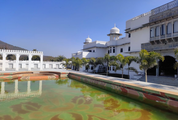 Daulatgarh Resort And Spa 3