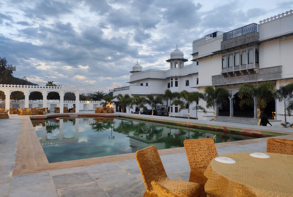 Daulatgarh Resort And Spa