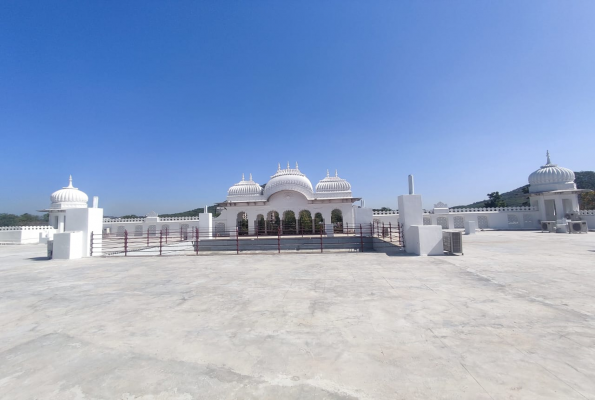 Daulatgarh Resort And Spa