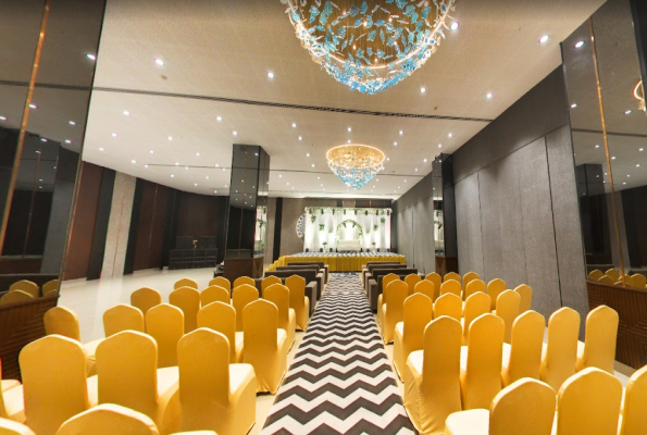 The Grand Exxoniic Hotel & Banquet