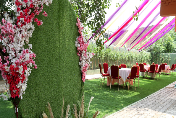 Mango Grove Hotel