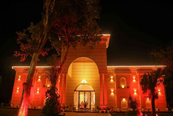 The Grand Aurra