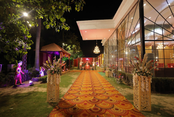 The Grand Aurra