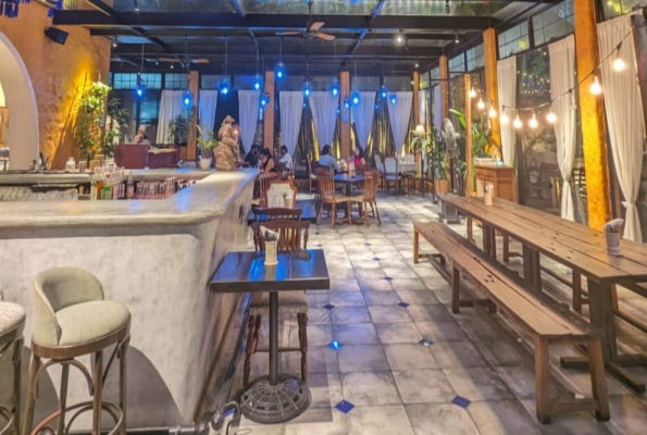 1 Bar House Kitchen 4