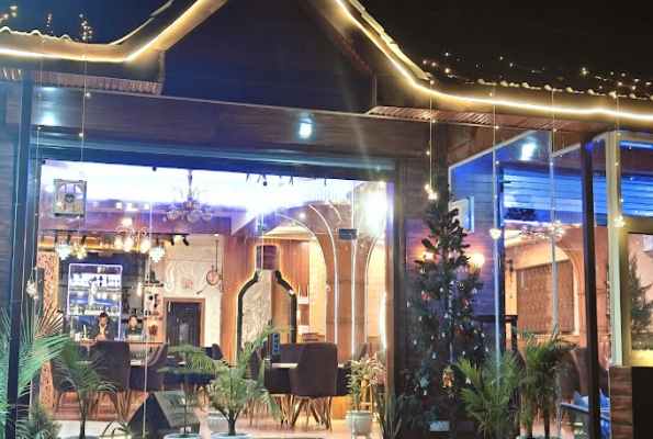 Maazi Cafe & Restaurant