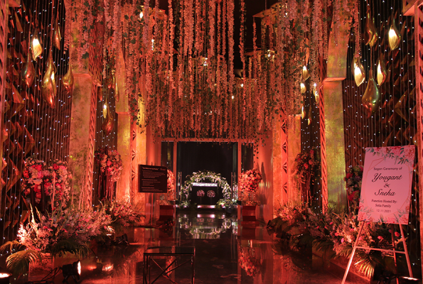 Club Riviera By Ferns N Petals