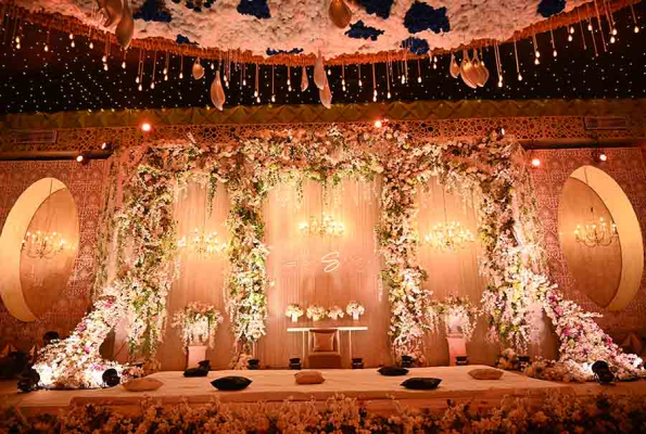 Club Riviera By Ferns N Petals
