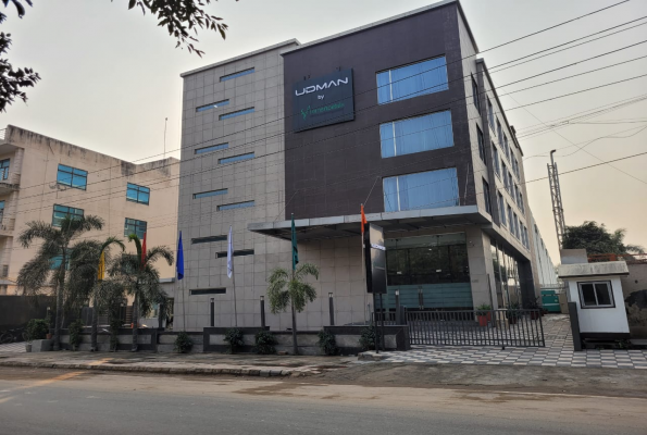 Udman Hotel By Ferns N Petals
