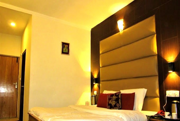 Hotel Triund Heights