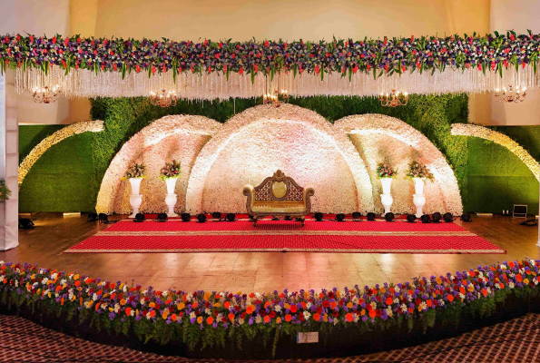 White Housse Convention Hall And Banquet Hall