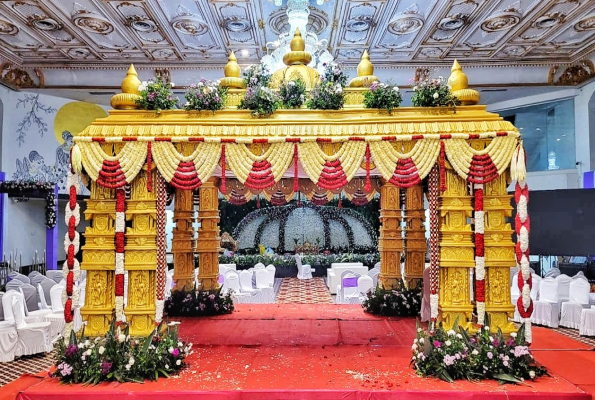 White Housse Convention Hall And Banquet Hall