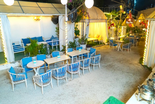 Moondust Cafe