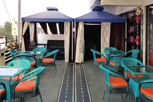 Moksh Rooftop Cafe 3