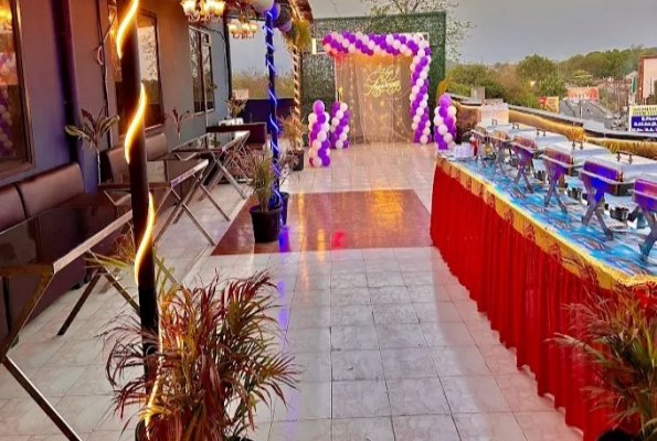 Skyzone Rooftop Restaurant 3