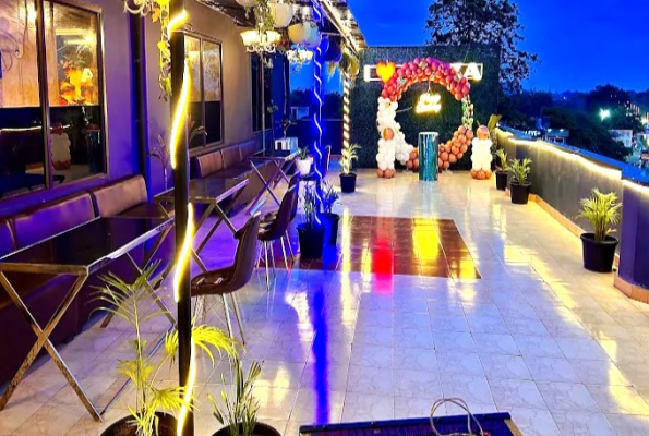 Skyzone Rooftop Restaurant 5