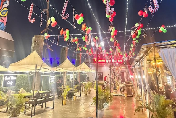 Downtown Rooftop Cafe 5