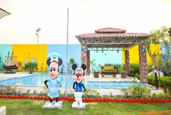 Dreamland Pool And Cafe