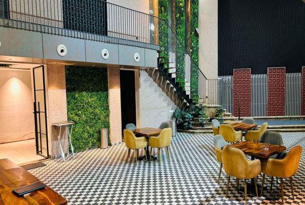 Tikona Rooftop And Lounge