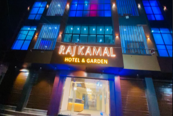 Raj Kamal Hotel And Garden 3