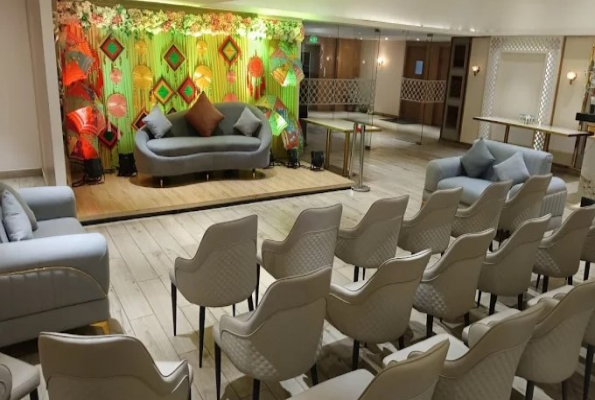 Orana Hotel And Convention