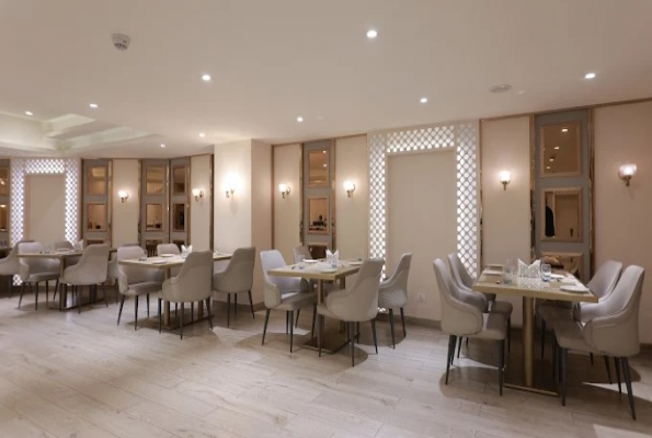 Orana Hotel And Convention