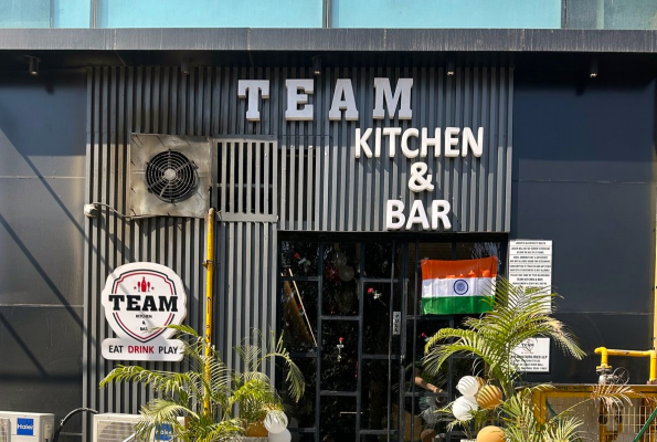 Team Kitchen & Bar 2