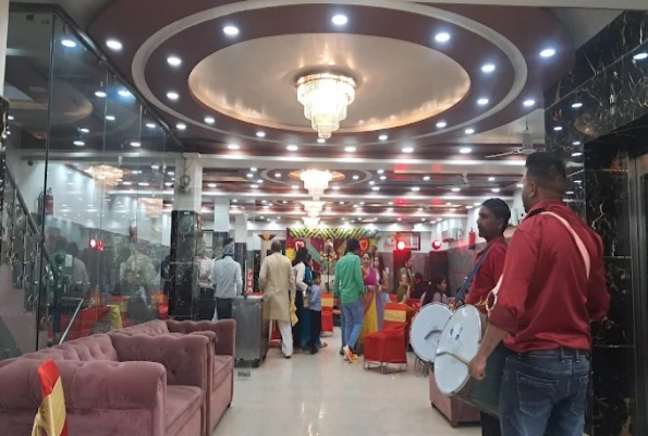 Anant One Hotel & Banquet 4