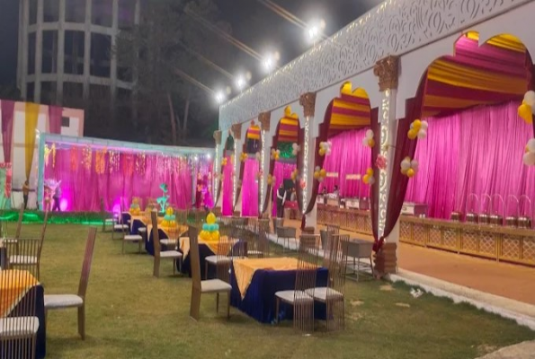 Habitat Club Nehru Nagar 4