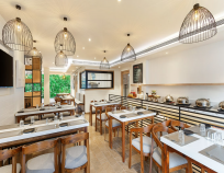 Qmin Restaurant of Ginger Hotel Andheri East