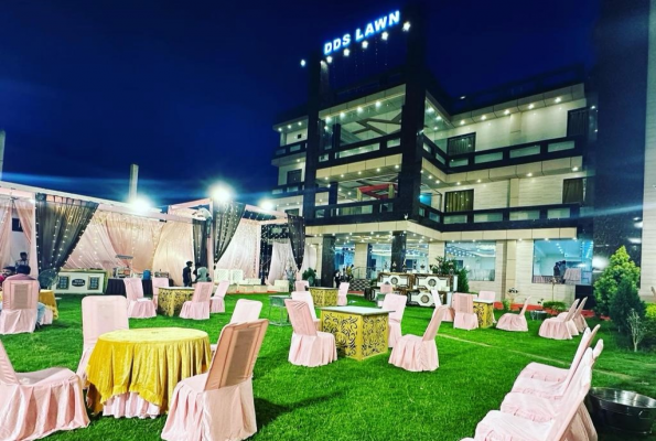 Hotel Dds Banquet Hall And Lawn