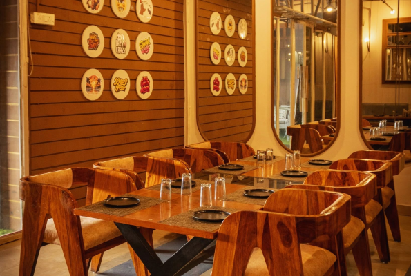 Chairish Cafe 3