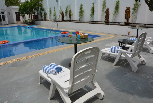 Vibe By The LaLiT Traveller
