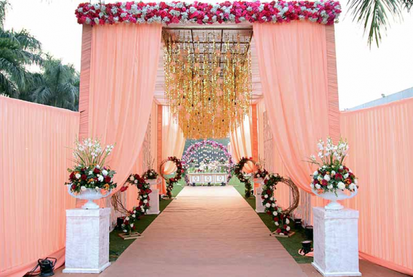 Chhatarpur Central  By Ferns N Petals