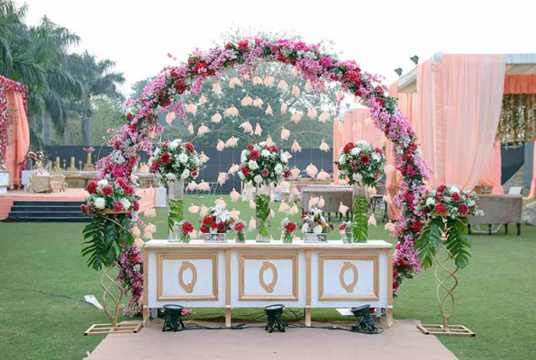 Chhatarpur Central  By Ferns N Petals
