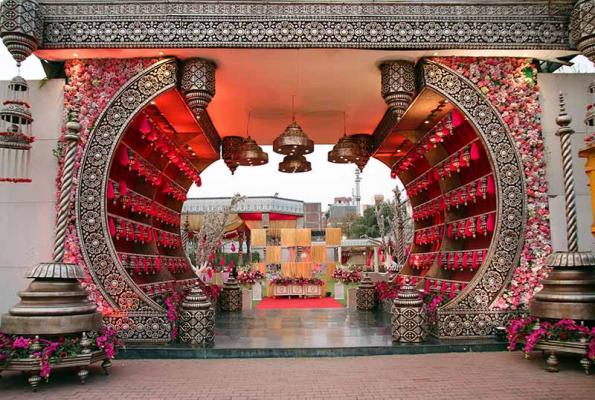 Chhatarpur Central  By Ferns N Petals