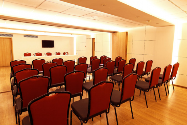 Mumbai Metro The Executive Hotel