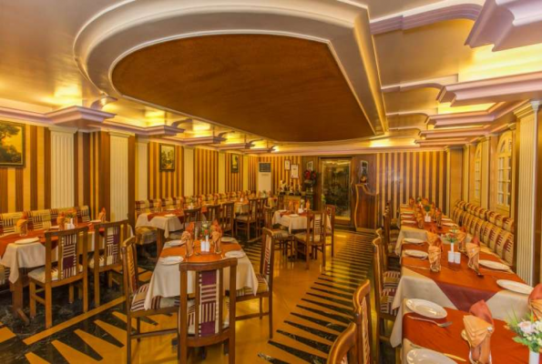 Royal Corner Restaurant at Hotel Pai Viceroy