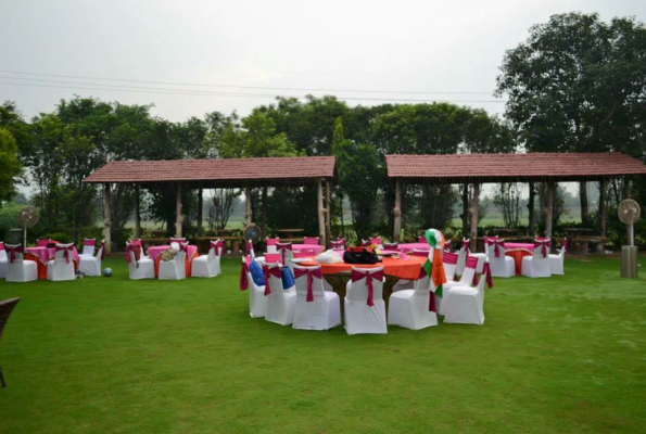 Pool Side Party Space at Luthra Farm