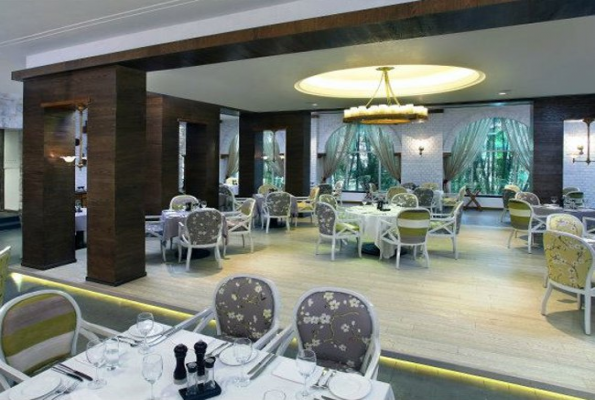 Favola Restaurant at Le Meridien