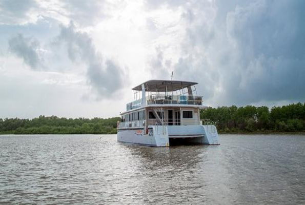 Sea Breeze Luxury Cruiser at Champions Yacht Club